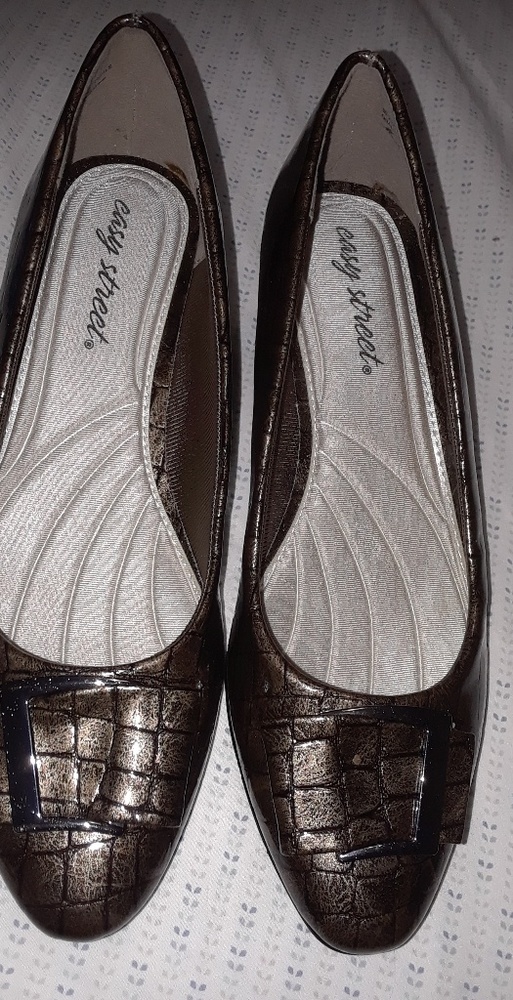 Wisteria high heels crocodile style